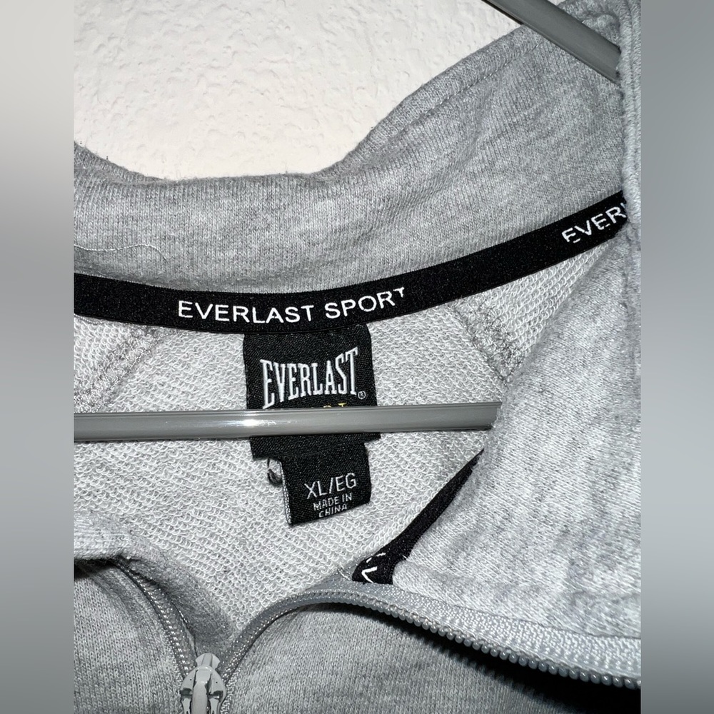 Everlast Sport long sleeve quarter zip with kangaroo pocket.